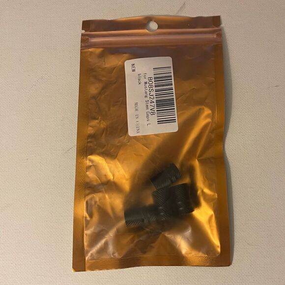 Mustang Logo valve Stem caps in Black set of 4 NWT - Picture 4 of 4